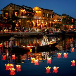 Taking-a-Hoi-An-lantern-boat-ride Taking-a-Hoi-An-lantern-boat-ride