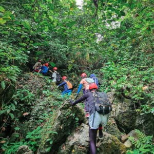 phong-nha-trekking-tour-sinh-ton-valley-thuy-cung-cave-for-one-day-a(1) phong-nha-trekking-tour-sinh-ton-valley-thuy-cung-cave-for-one-day-a(1)