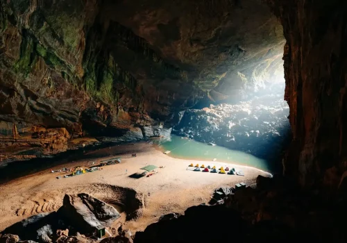 hang-en-cave-vietnam-camping-site-scaled-1-1-1